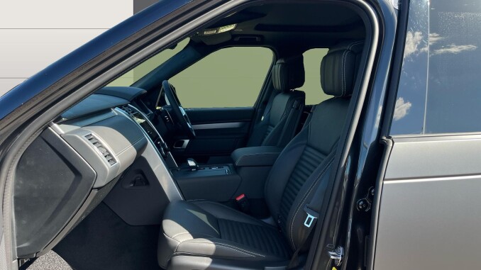 Land Rover Discovery 3.0 D350 Tempest 5dr Auto Diesel Station Wagon - Image 3